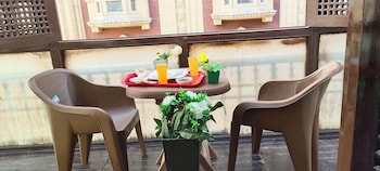 Downtown Kings Hotel,,2 star