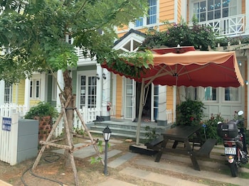 deluxe 3 br happy house novaworld pt