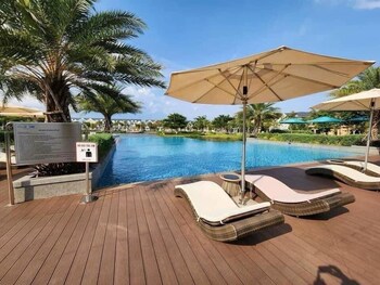deluxe 3 br happy house novaworld pt