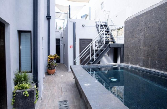 adhoc boutique barrio antiguo