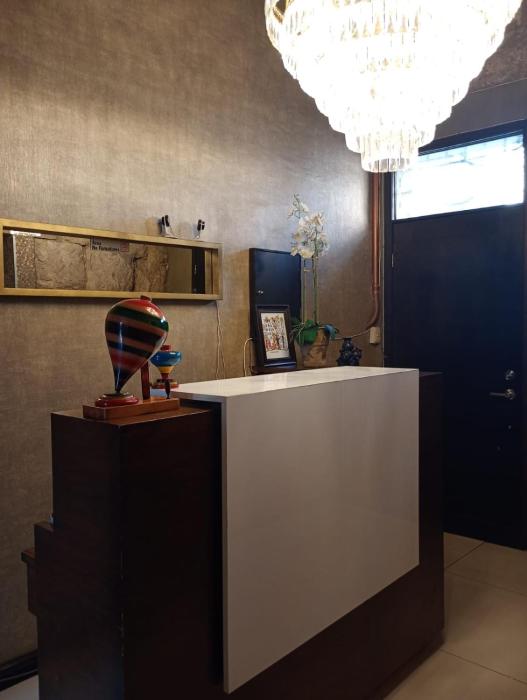 adhoc boutique barrio antiguo