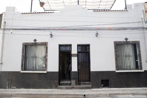 adhoc boutique barrio antiguo