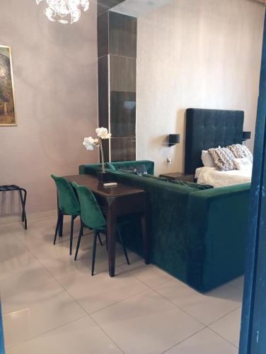 adhoc boutique barrio antiguo