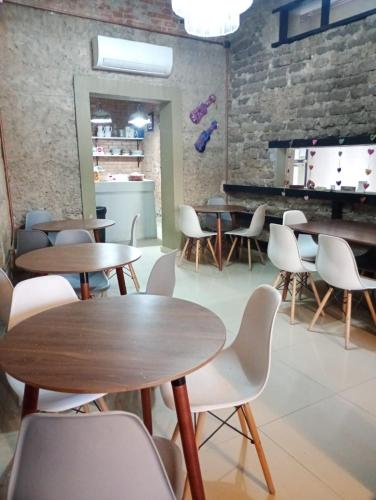 adhoc boutique barrio antiguo