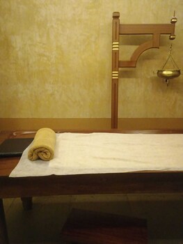 Klov Resort & Spa,,5 star