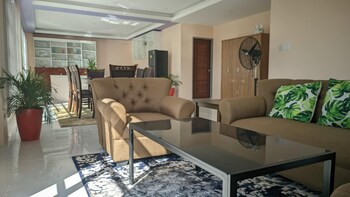 Lou Ela's Resort,,3 star