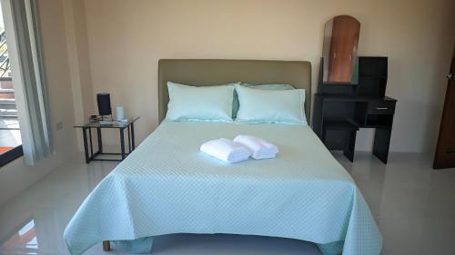 lou elas resort