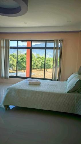 lou elas resort
