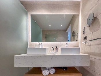 Luxury 2 Bedroom Apartment,,2 star