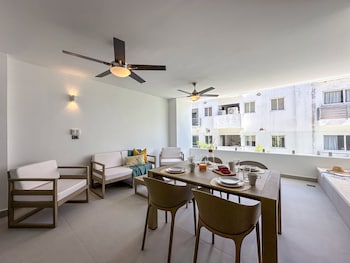 luxury 2 bedroom apartment