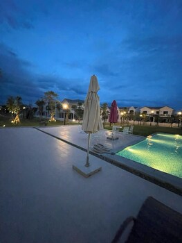 Deluxe 4 Br Warm Villa - Novaworld Pt,,3 star