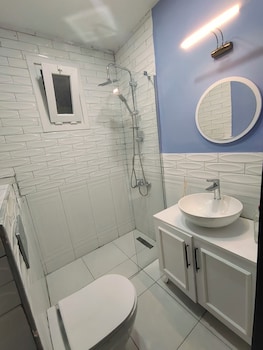 2br house near hilton bosphorus otel 2