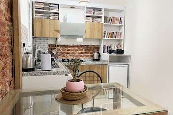 2br and 2bath balcony apt in heart of isatanbul 3