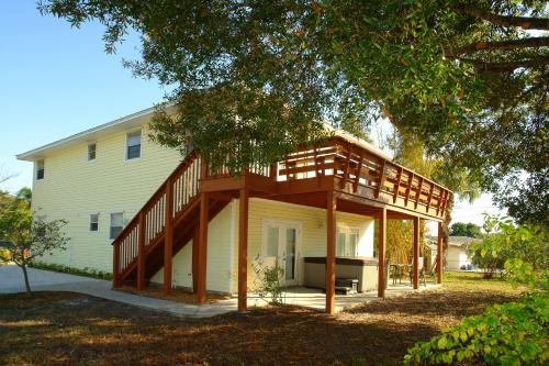 triluxe inn and studios