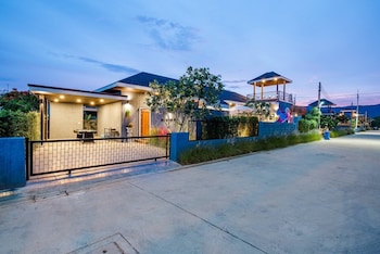 orange private pool villa near cham am beach