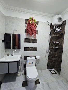 Munril Guest,,3 star