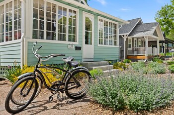 peterson retreat hot tub bikes old town