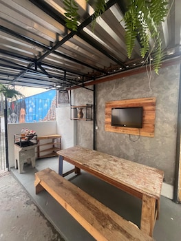 colinna hostel