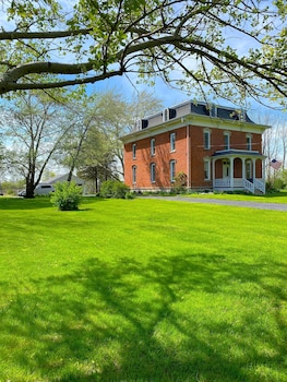 the vine bed and breakfast llc