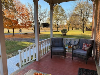 the vine bed and breakfast llc