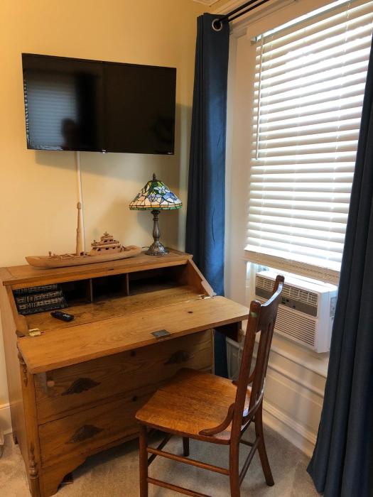 the vine bed and breakfast llc