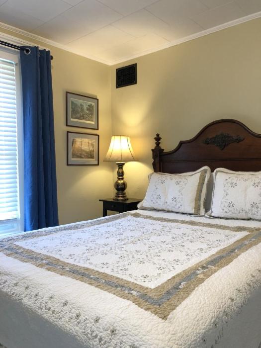 the vine bed and breakfast llc