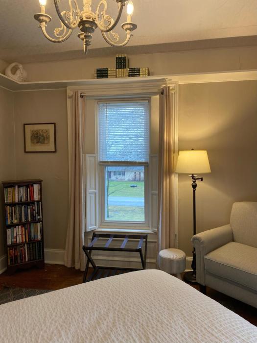 the vine bed and breakfast llc