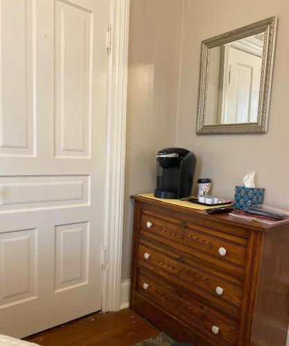the vine bed and breakfast llc