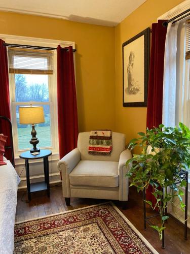 the vine bed and breakfast llc