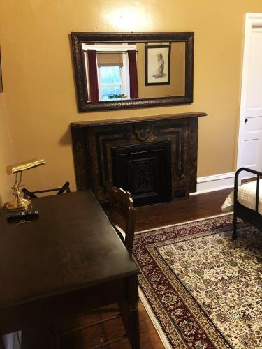 the vine bed and breakfast llc