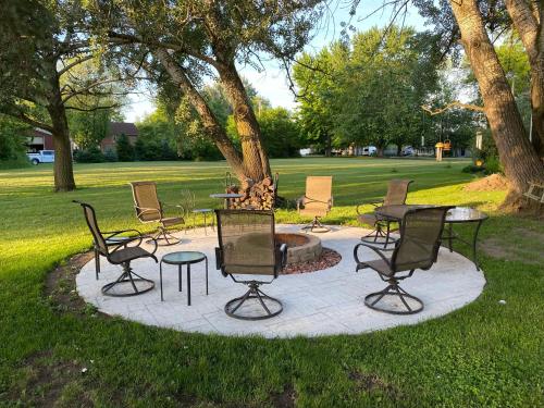 the vine bed and breakfast llc
