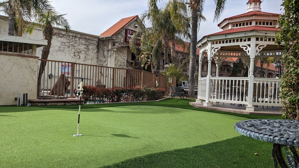 dynasty suites redlands