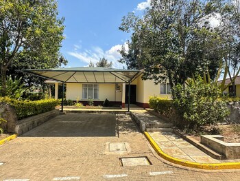 lux suites greenpark getaway bungalows