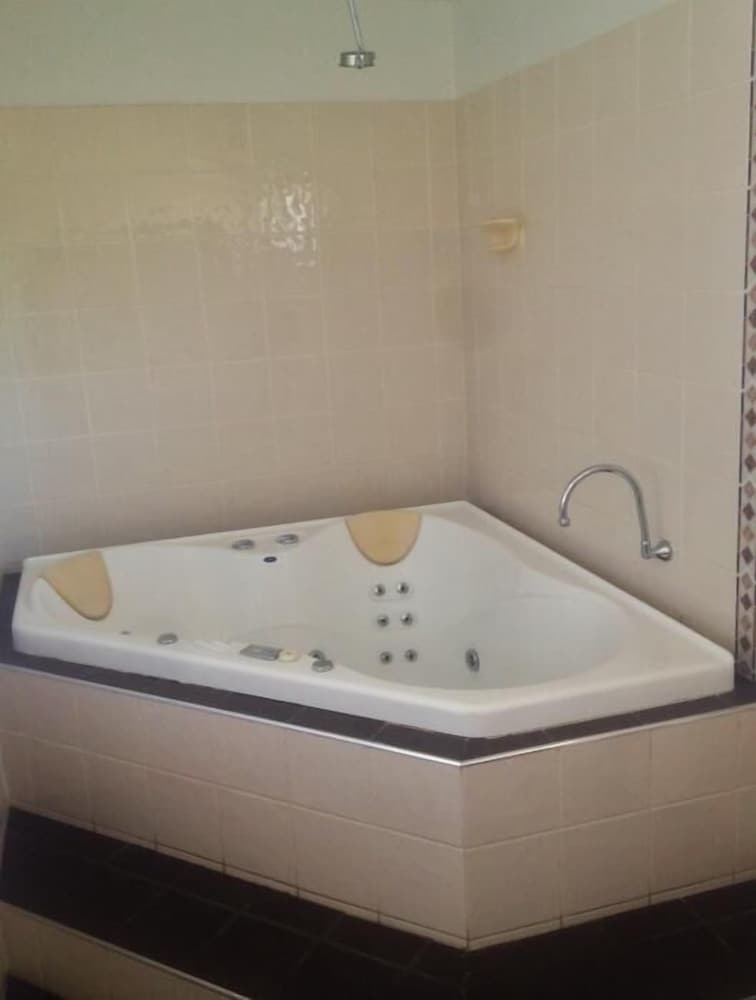 the gallery motor inn