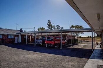 the gallery motor inn