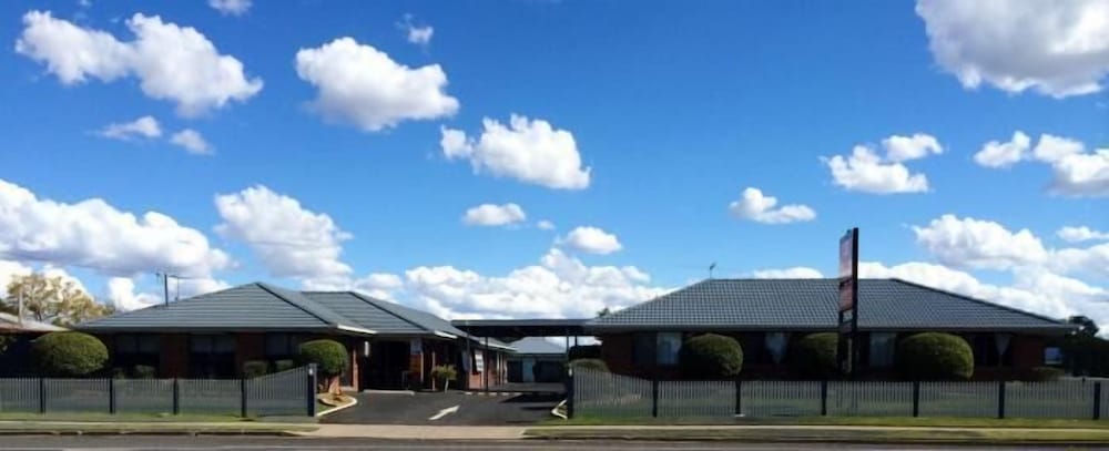 the gallery motor inn