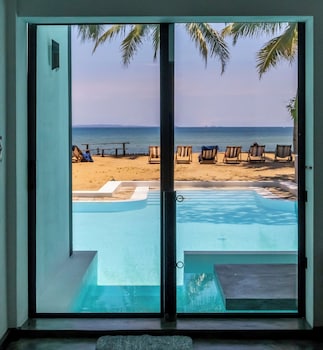 Swisscocobeach,,3 star