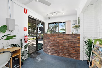 Beachmere Palms Motel,Beachmere>>Bald Hills,3 star