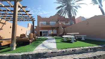durrat al arous villa in moon beach