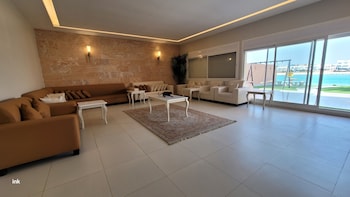 durrat al arous villa in moon beach