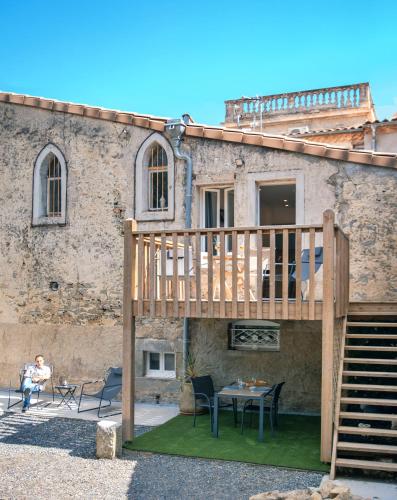 villemoustaussou