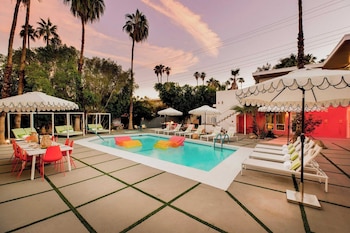 2 rooms sleeps 8 retro hotel w pool wesley king studio buyout by avantstay