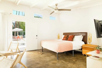 2 rooms sleeps 8 retro hotel w pool wesley king studio buyout by avantstay