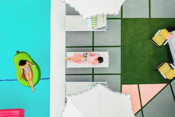 2 rooms sleeps 8 retro hotel w pool wesley king studio buyout by avantstay