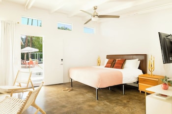 2 rooms sleeps 8 retro hotel w pool wesley king studio buyout by avantstay