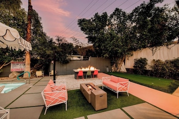 2 rooms sleeps 8 retro hotel w pool wesley king studio buyout by avantstay