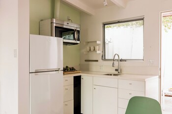 2 rooms sleeps 8 retro hotel w pool wesley king studio buyout by avantstay