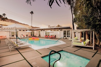 2 rooms sleeps 8 retro hotel w pool wesley king studio buyout by avantstay