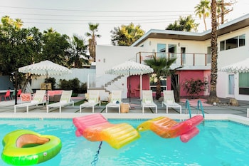 2 rooms sleeps 8 retro hotel w pool wesley king studio buyout by avantstay