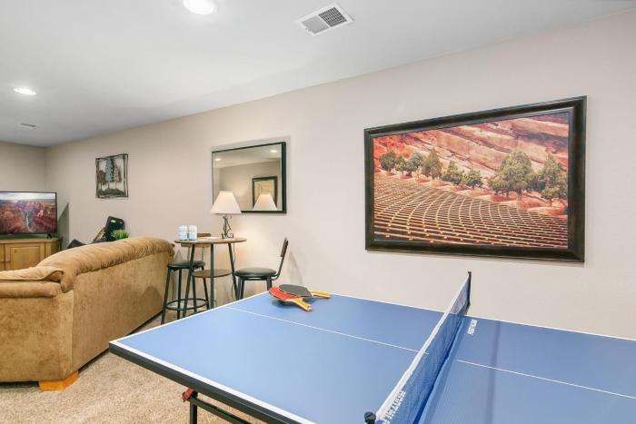the rustic retreat pet friendly w fenced yard